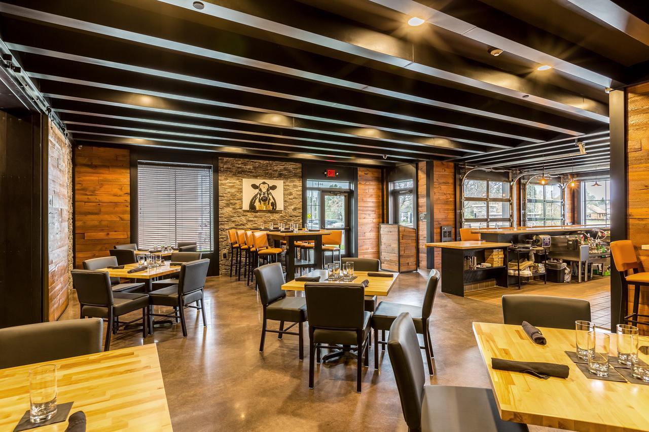 Cobblestone Hotel & Suites Hartford エクステリア 写真