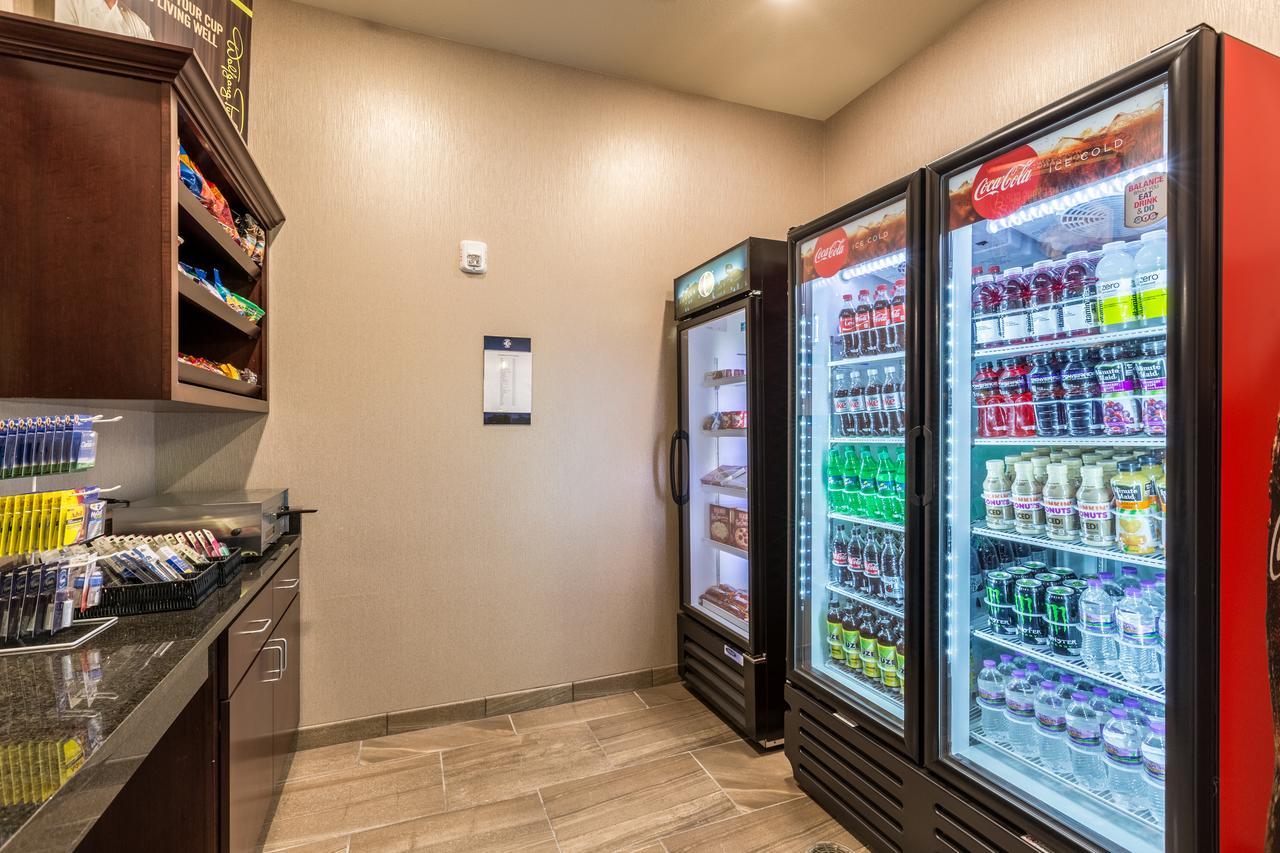 Cobblestone Hotel & Suites Hartford エクステリア 写真