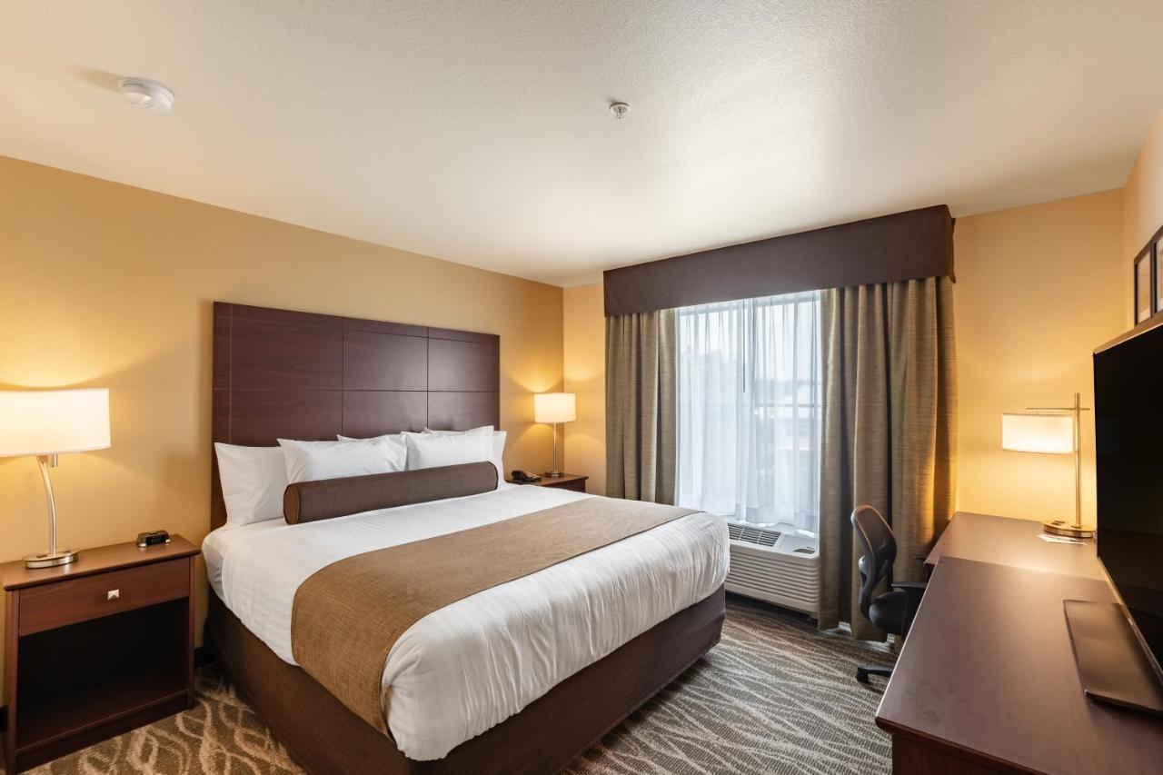 Cobblestone Hotel & Suites Hartford エクステリア 写真
