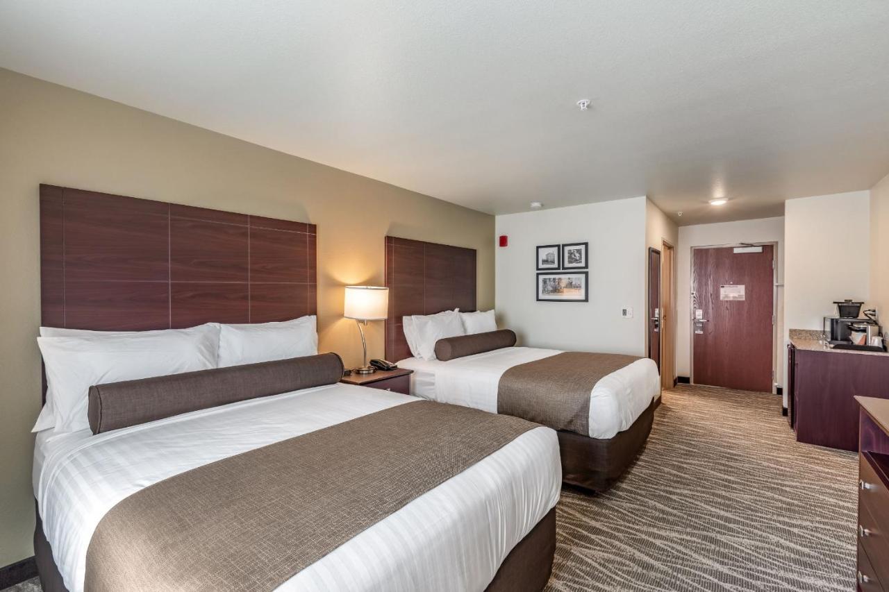 Cobblestone Hotel & Suites Hartford エクステリア 写真