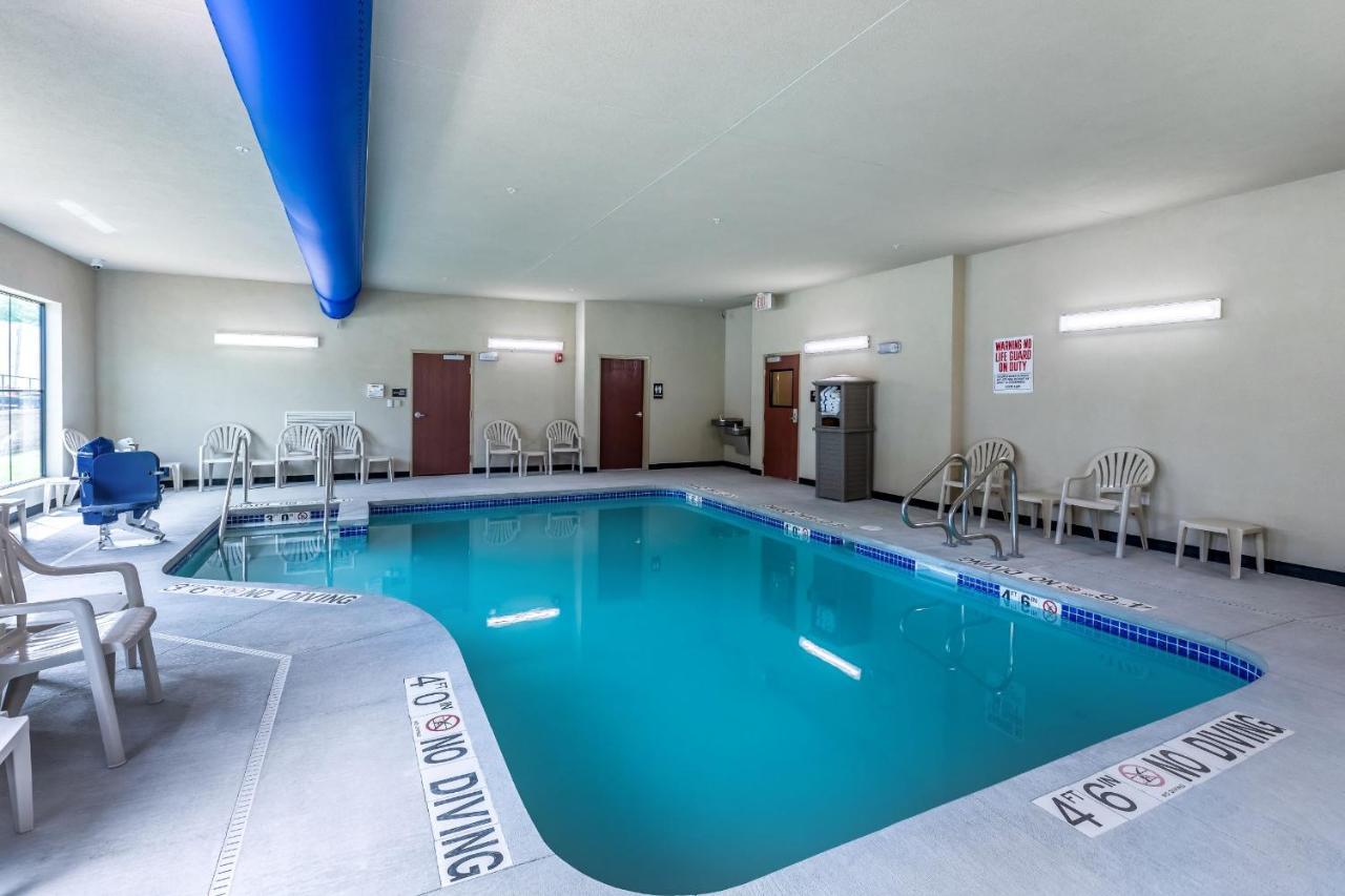 Cobblestone Hotel & Suites Hartford エクステリア 写真