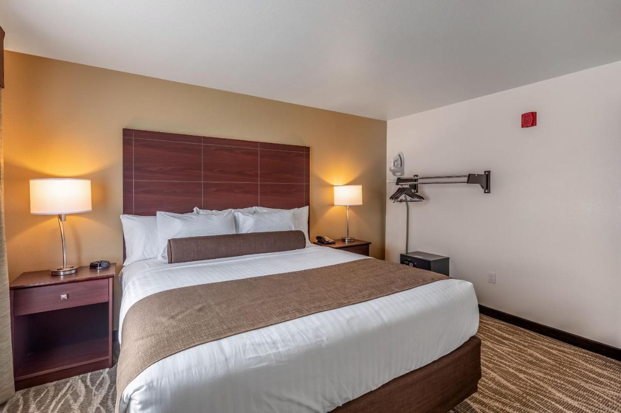 Cobblestone Hotel & Suites Hartford エクステリア 写真