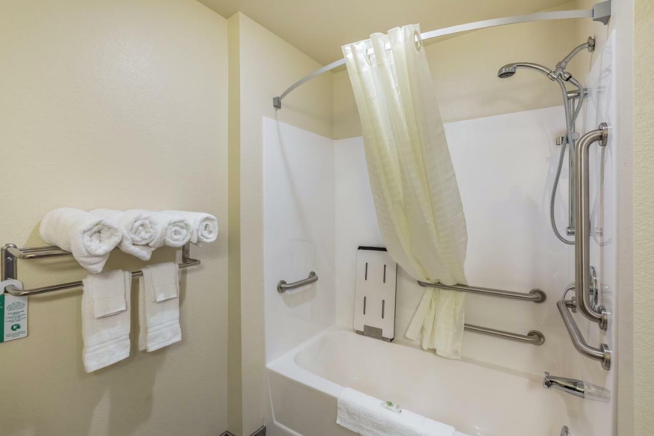 Cobblestone Hotel & Suites Hartford エクステリア 写真